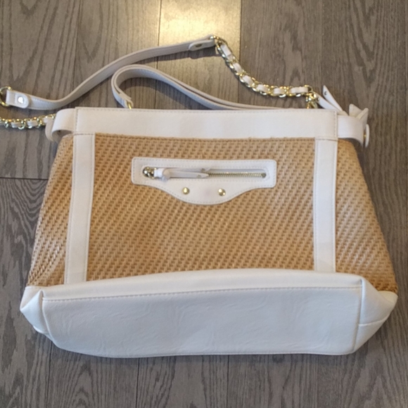 Beautiful bag by Olivia and Joy🌸🍀🍀🍀⭐ - Picture 4 of 8